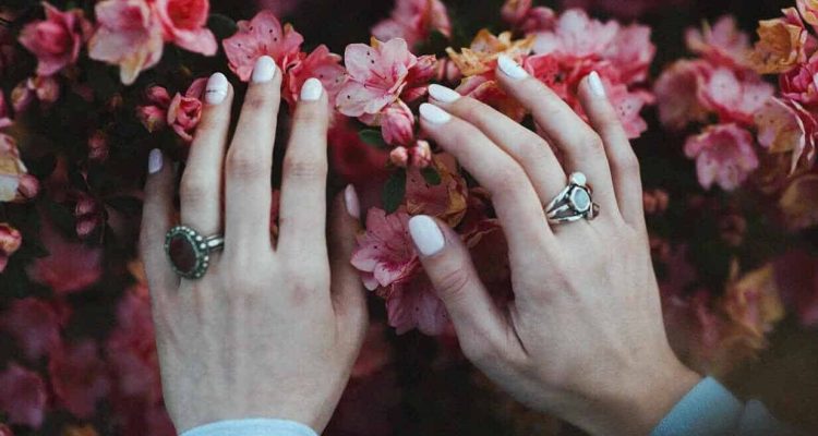 Selling Ethical and Sustainable Jewellery to Conscious Consumers Selling Ethical and Sustainable Jewellery to Conscious Consumers